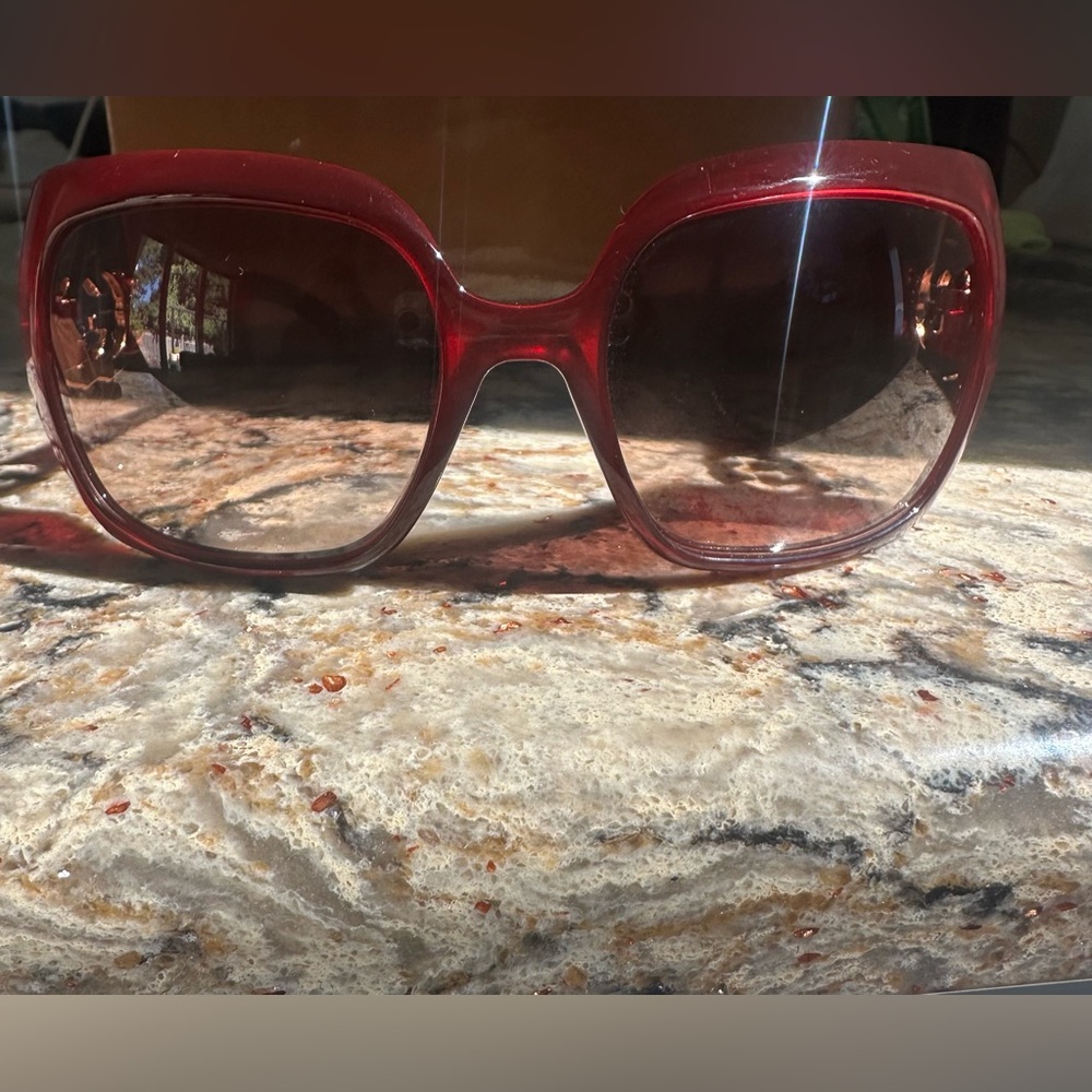 **EXCELLENT CONDITION** Gucci Burgundy Sunglasses 3034/S